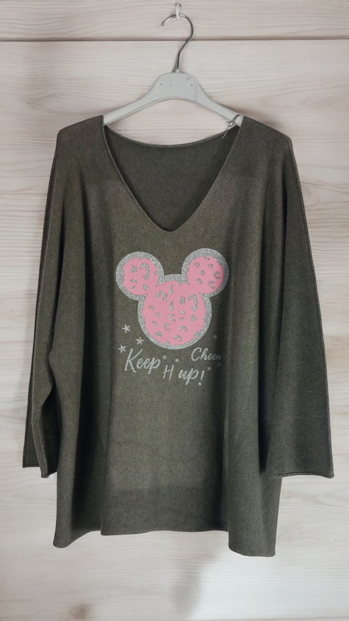 Pull Mickey Mouse femme avec design emblématique et coupe décontractée