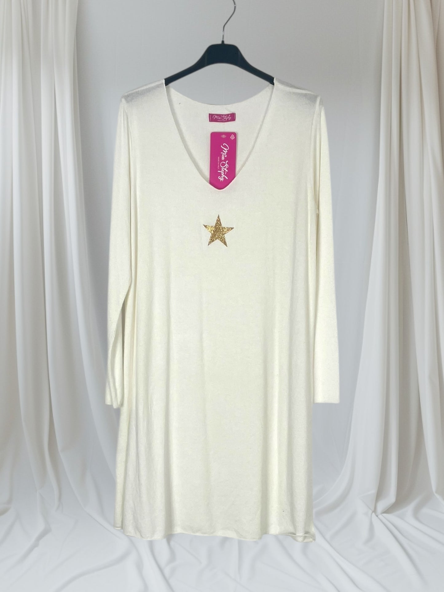 Robe Pull Lisa blanche avec étoile dorée – Vue de face