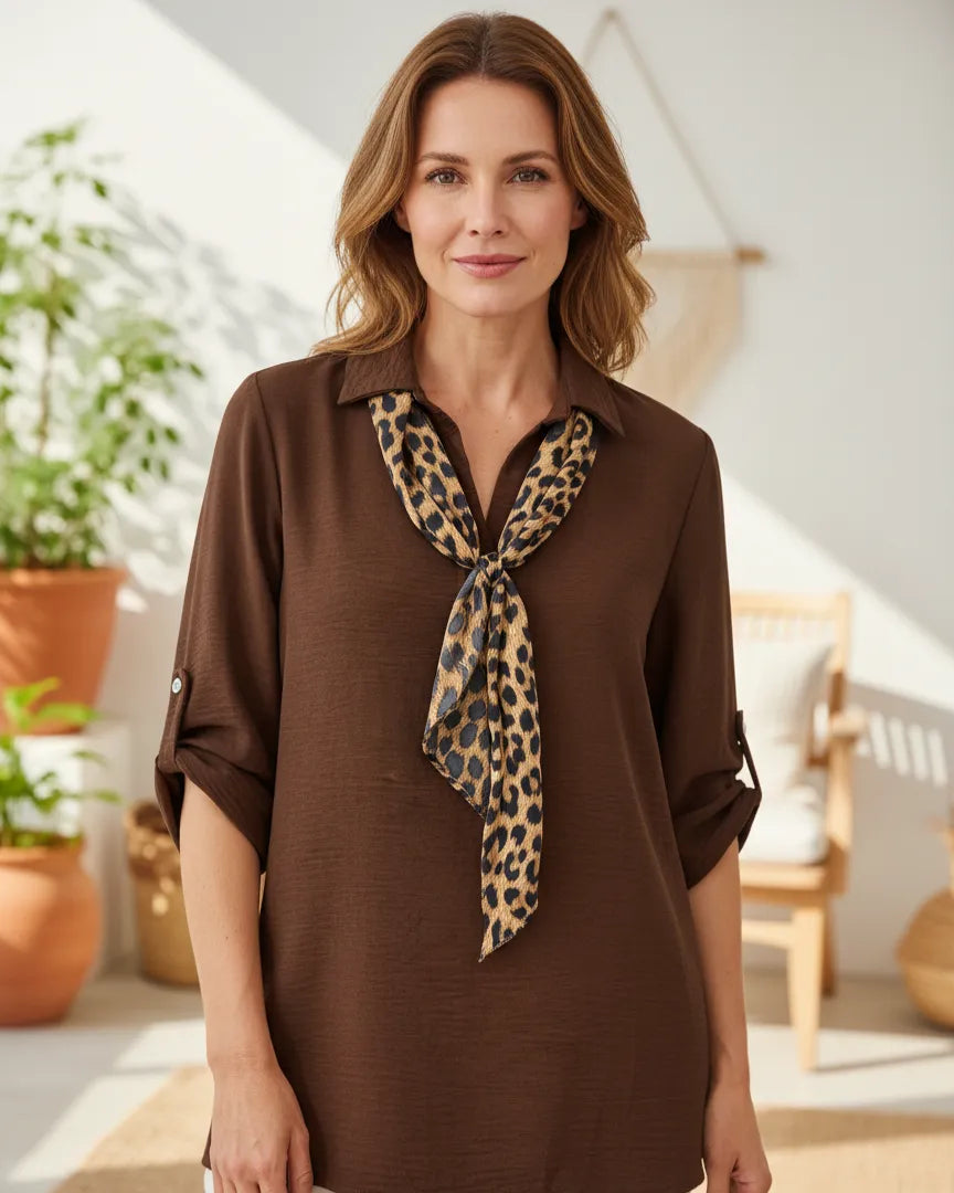 Blouse femme fluide avec foulard léopard intégré – made in Italy