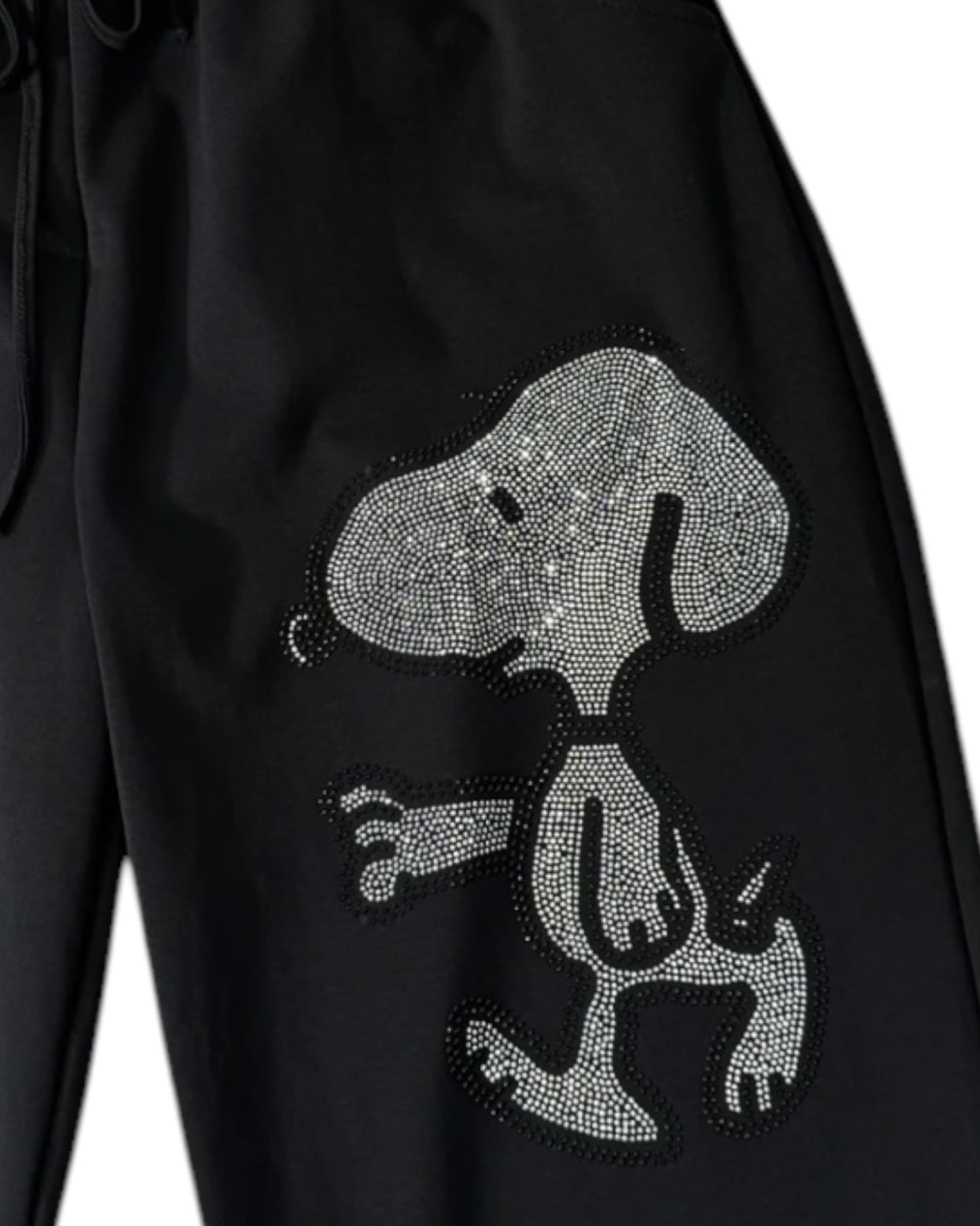 Pantalon noir élastique confortable, tailles 46 à 52/54, mélange de viscose, nylon et spandex, avec imprimé Snoopy tendance.