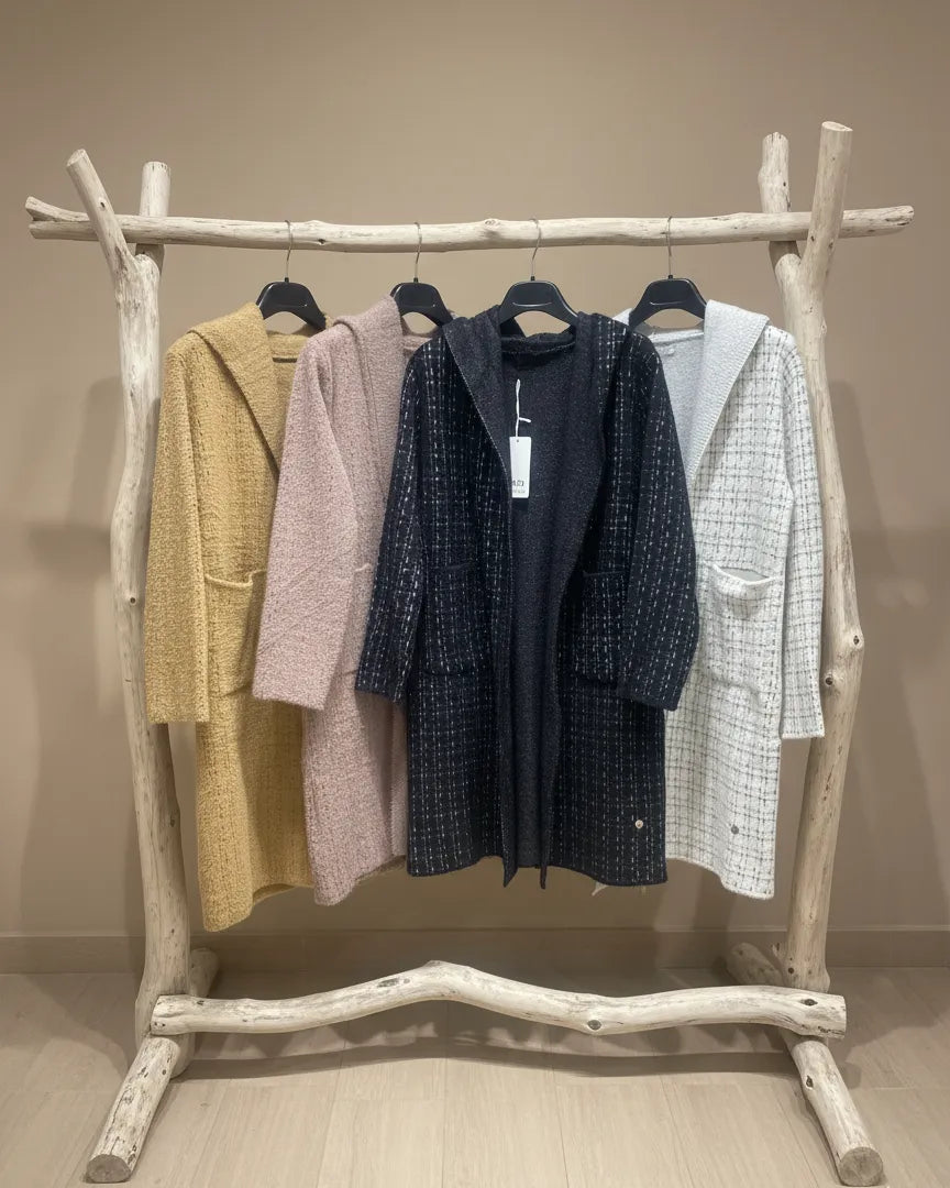 Manteau long femme Élora à capuche, toucher doux avec fils argentés, sur portant