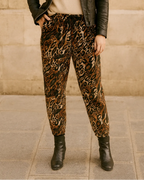 pantalon léopard en suédine, vue avant, taille élastique