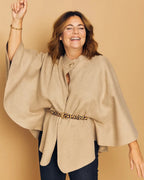 Cape femme taupe fluide coupe ample avec ceinture – Made in Italy