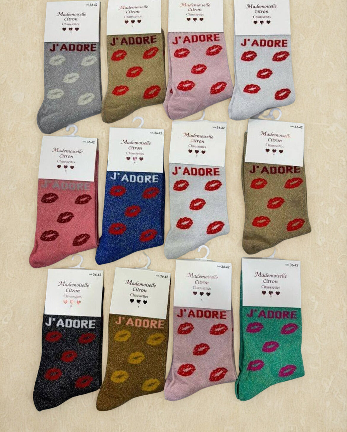 Chaussettes J'adore inscription bisous paillettes – message d'amour

