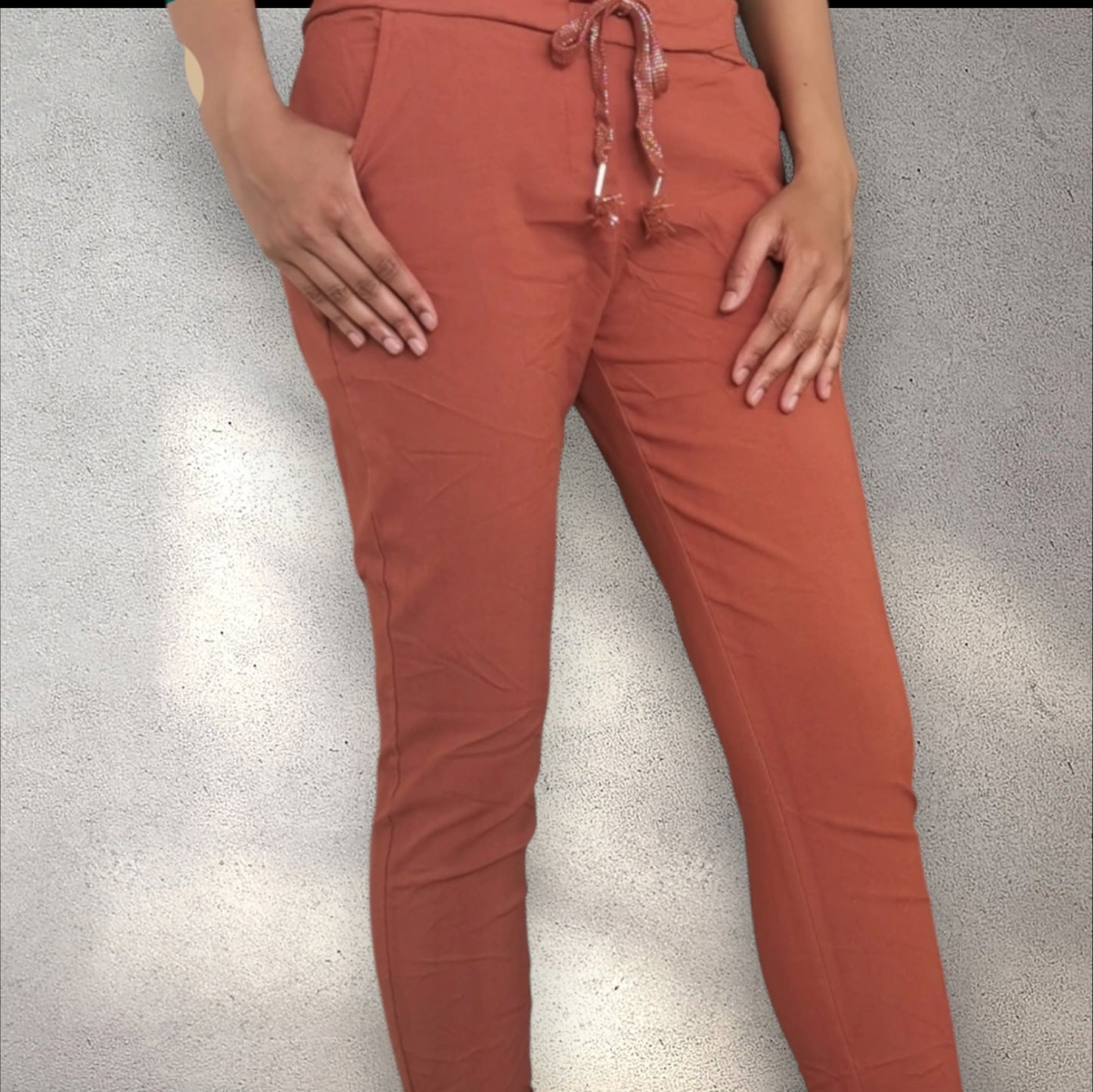 Pantalon "magique" du 36 au 52