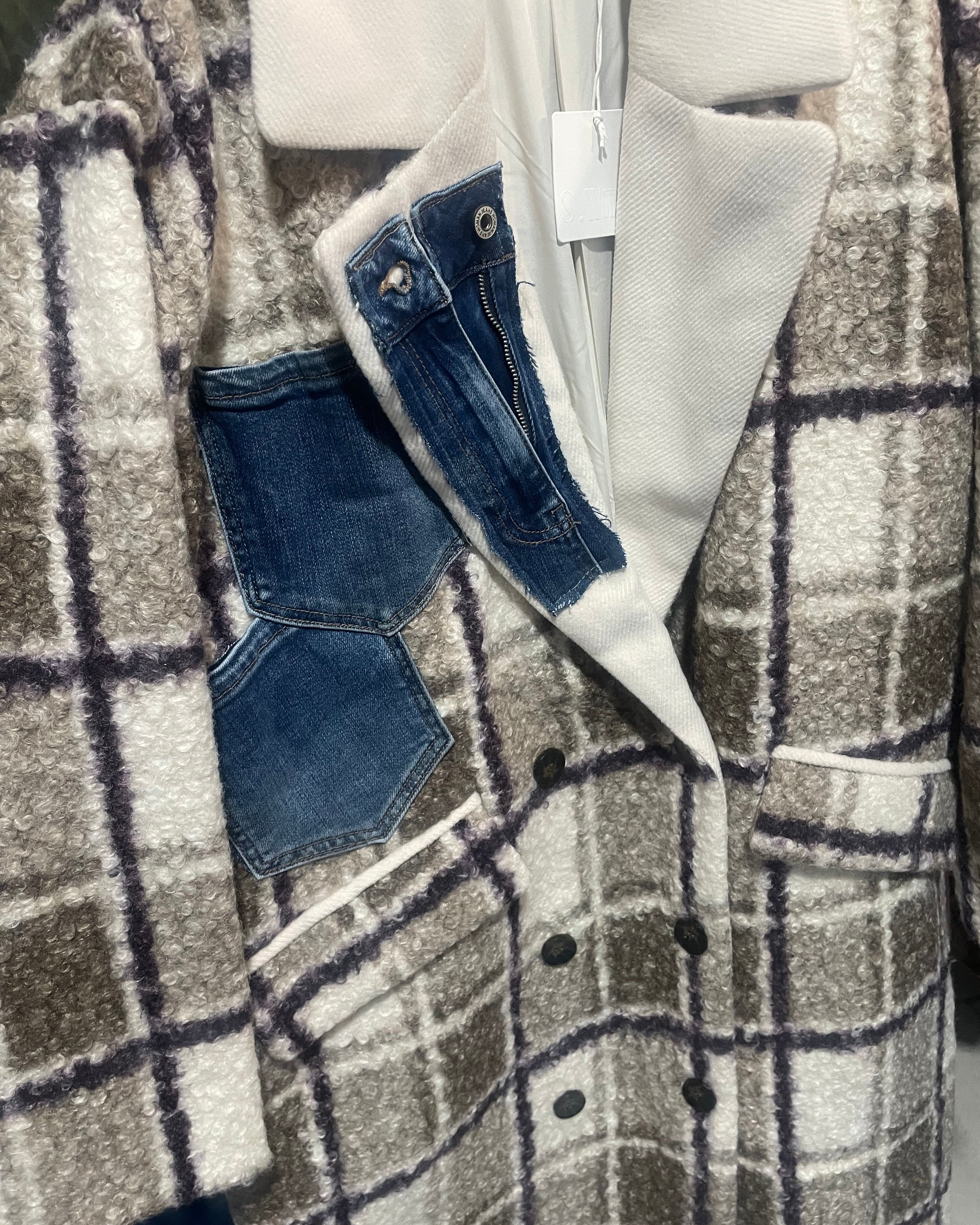 Détail empiècement jean col manteau S.Woman carreaux beige