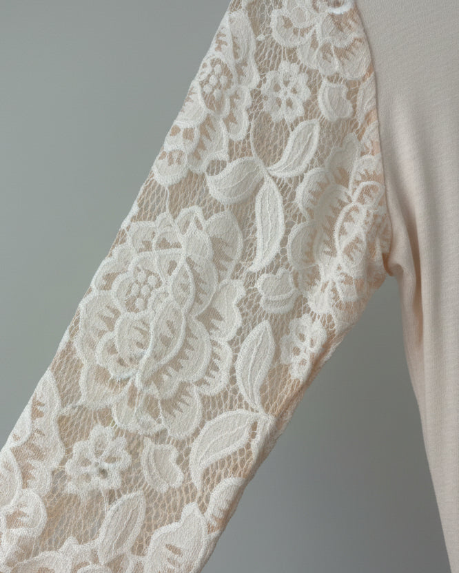 Détails dentelles manches Top écru  made in italy