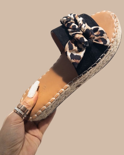 Mules Évasion Léopard – Sandales tendance femme