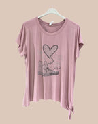 T-shirt asymétrique sneakers cœur strass rose Mam's Ailes sur cintre vue d'ensemble viscose douce