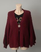 Gilet lie de vin broche dorée maille épaisse oversize grande taille