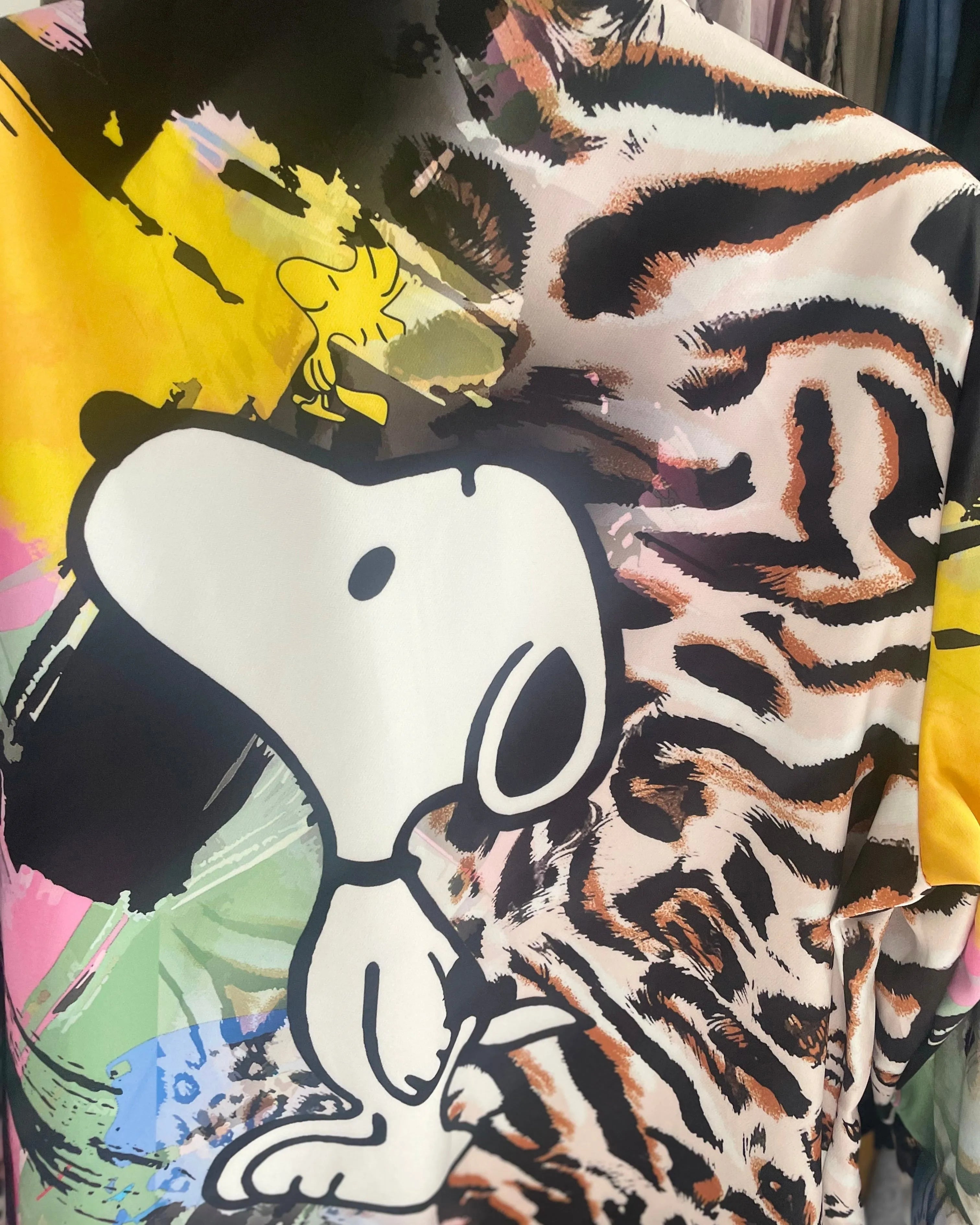 Blazer femme pop art Snoopy et motifs zébrés colorés – made in Italy