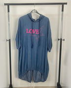 Robe tunique LOVE strass Mam's Ailes sur cintre vue de face lyocell jean capuche coupe asymétrique