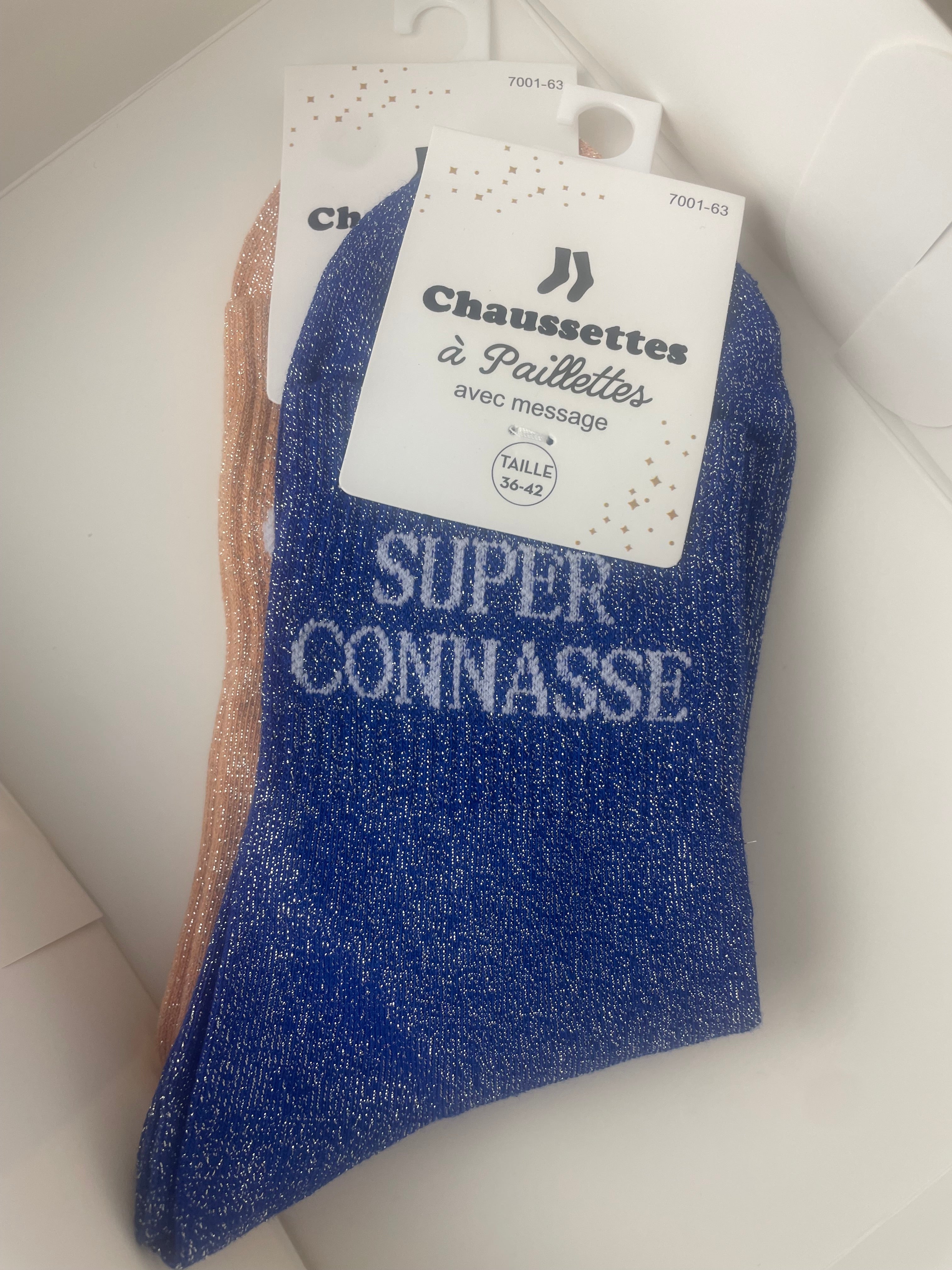 Palette complète 12 coloris chaussettes Super Connasse – arc-en-ciel fun
