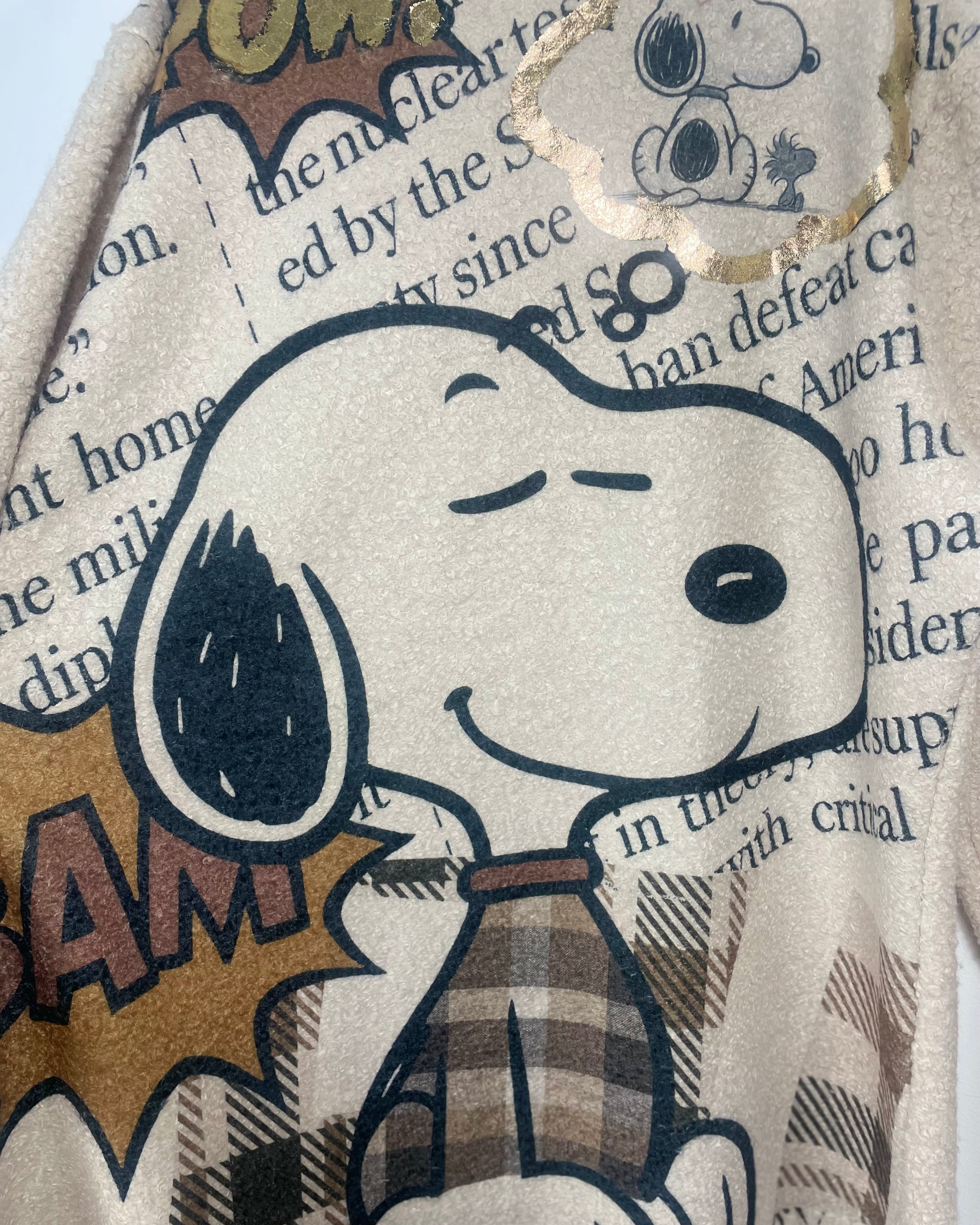 Détail impression Snoopy colorée – manteau long femme original – Mam’sailes