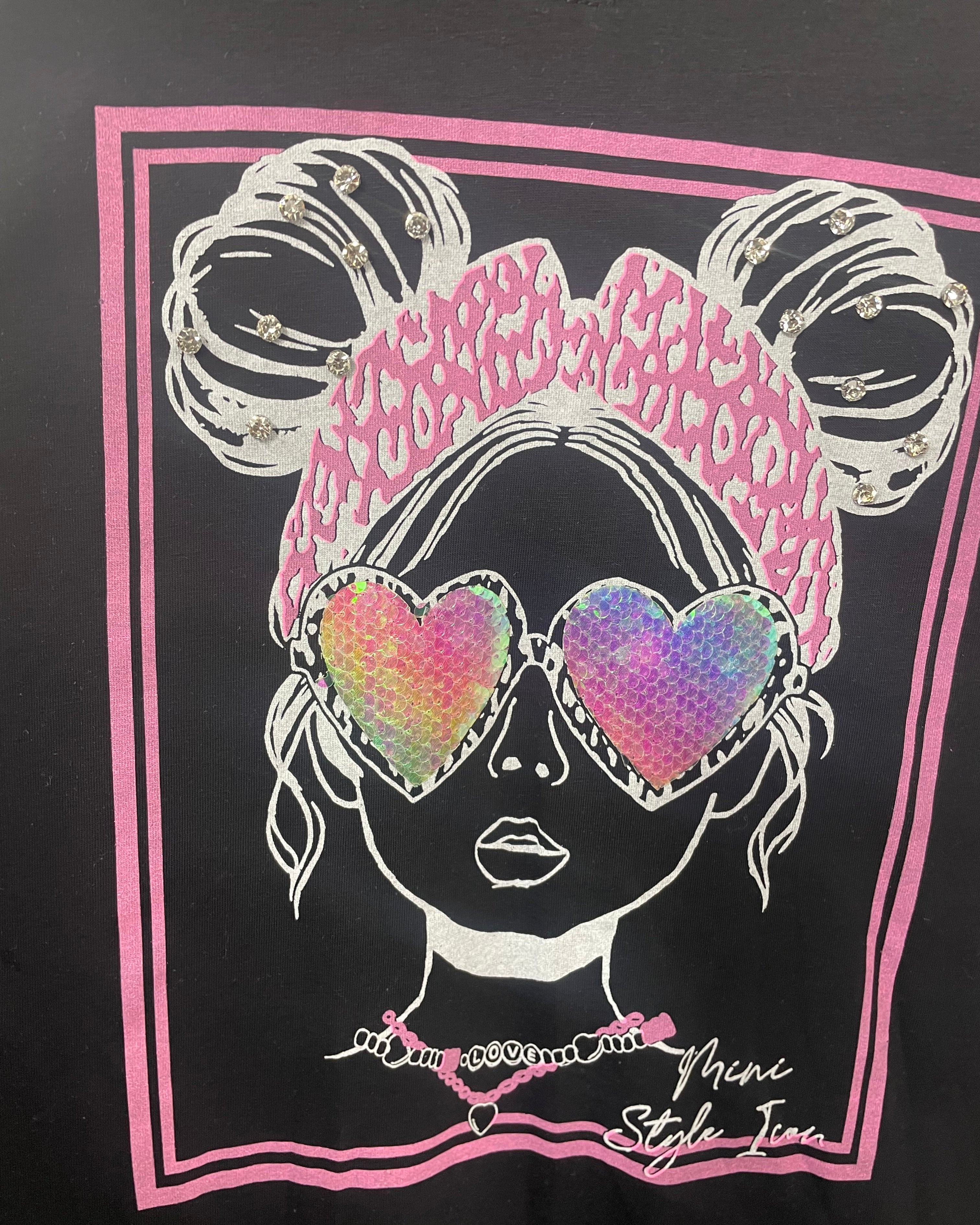 Gros plan strass et sequins cœurs tee-shirt Romy Mini Style Icon qualité italienn