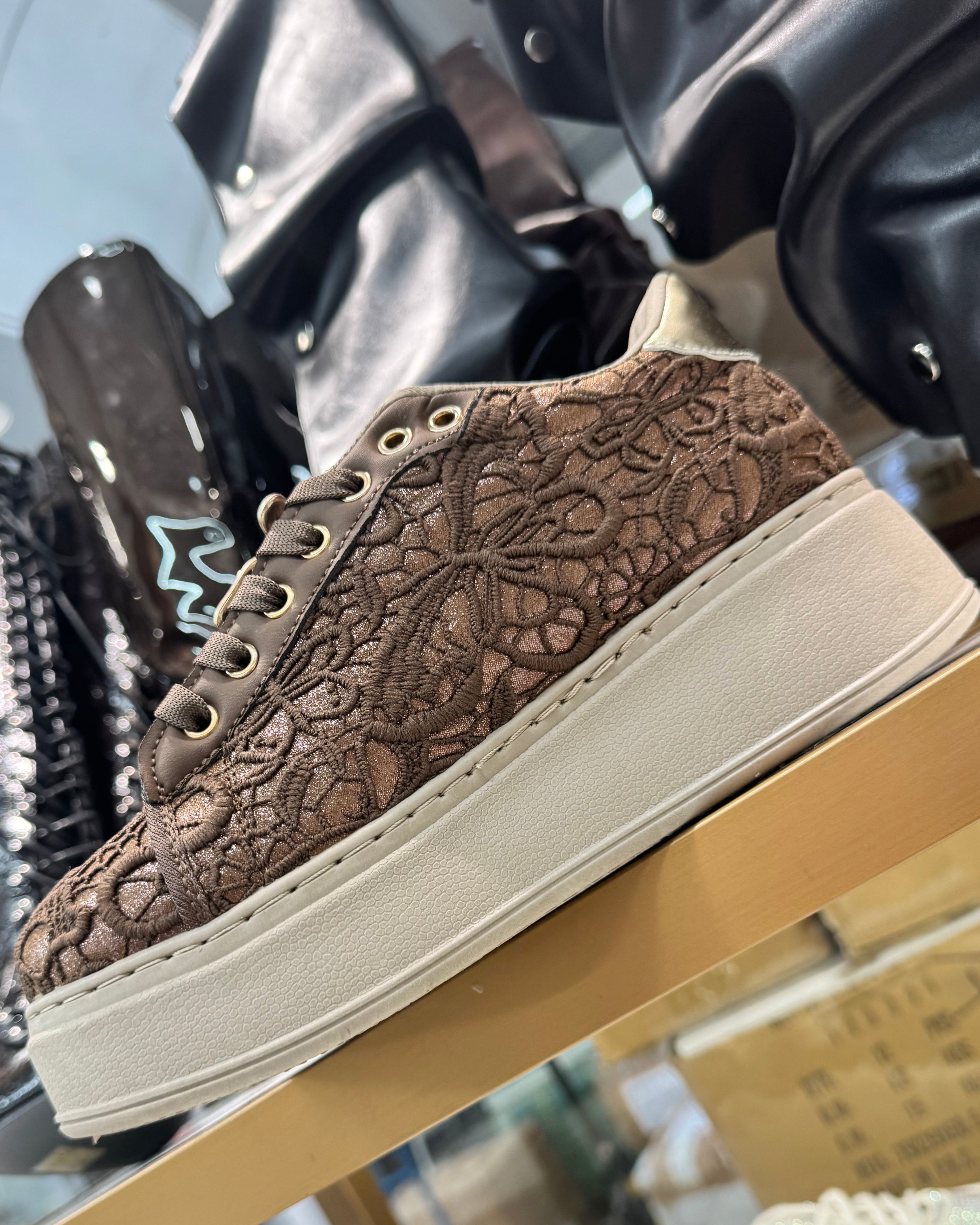 Baskets Siena chocolat pour femme – look casual automne