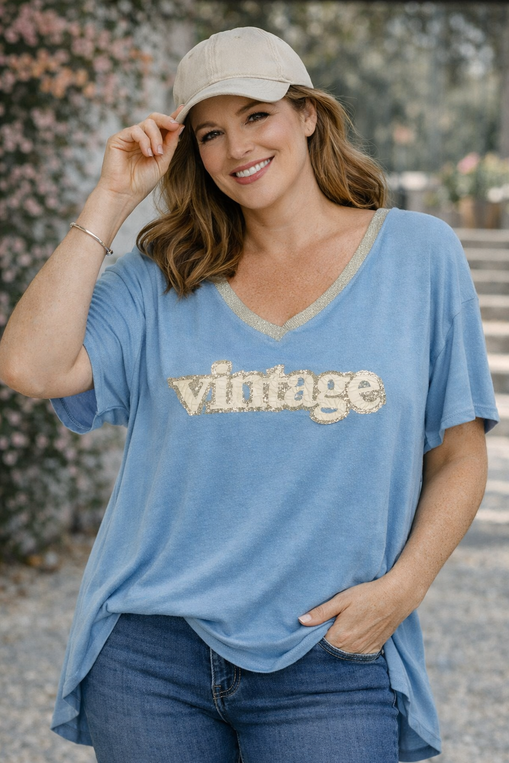 T-shirt bleu ciel “Vintage” en coton fluide, col V lurex