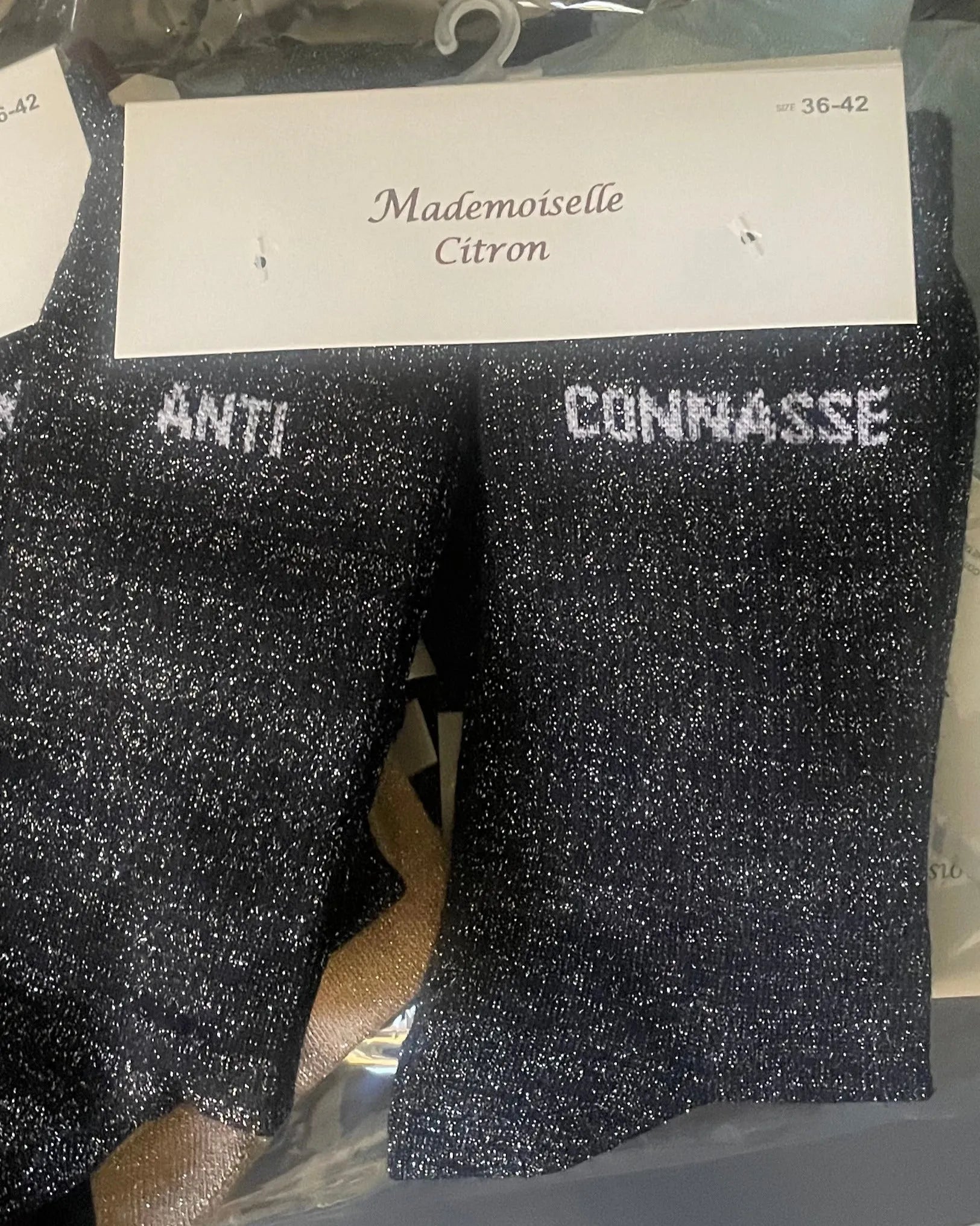 chaussettes pailletées “ANTI CONNASSE” coloris variés – taille 36-42