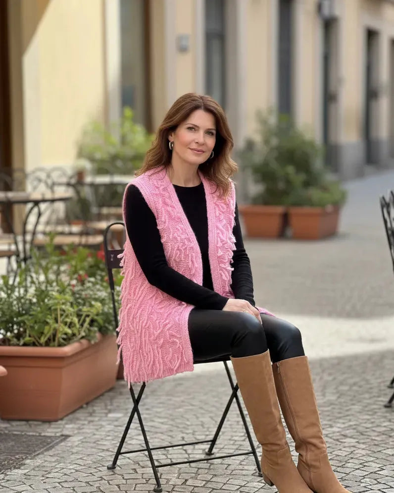 Gilet rose Bonbon femme en maille fantaisie effet frangé, sans manches, made in Italy