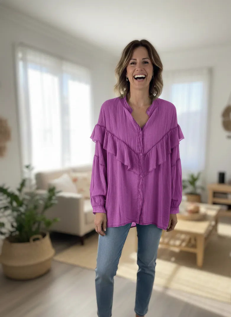 Chemise Livia femme magenta à volants, coupe ample et fluide en coton, made in Italy
