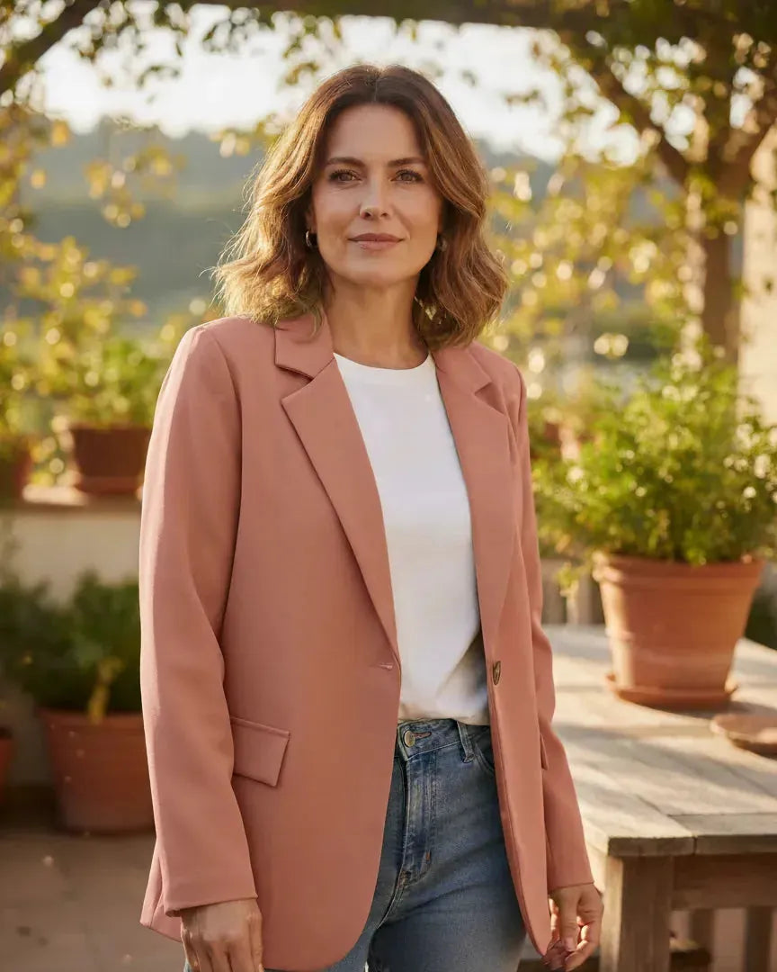 Blazer femme, coupe droite italienne élégante.