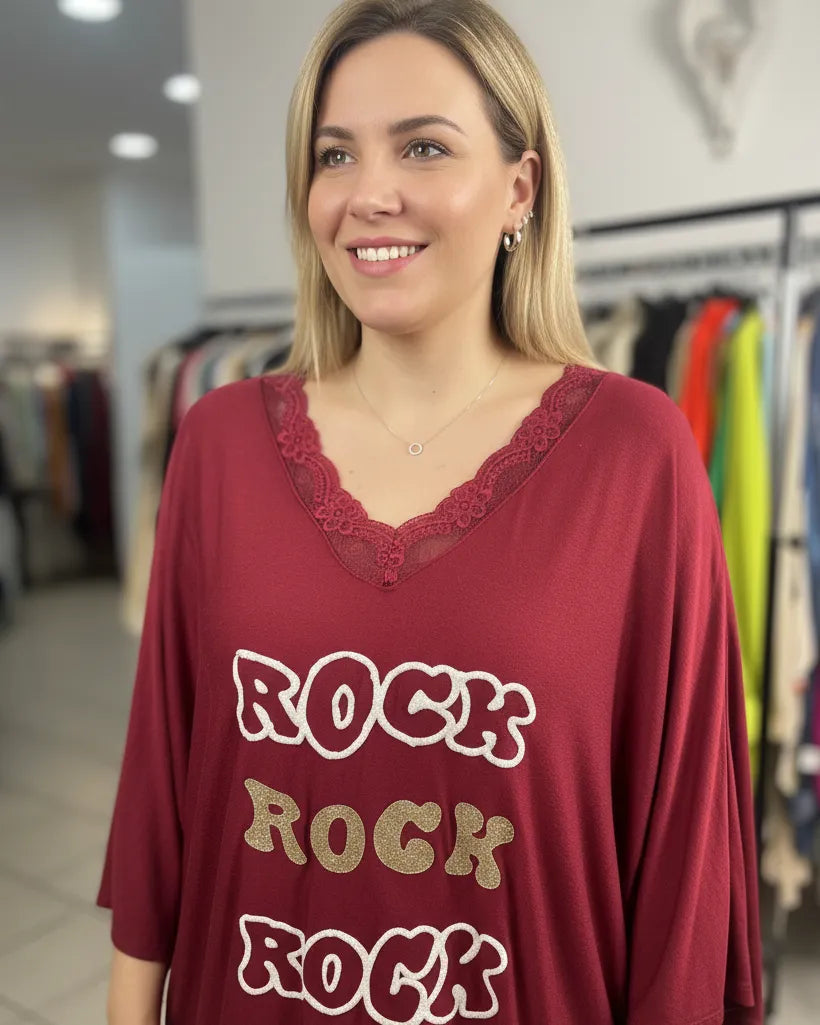 Pull bordeaux à inscription “ROCK” et col V dentelle