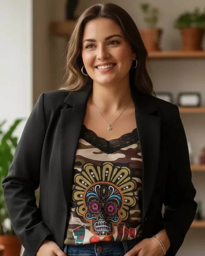 Caraco camouflage à tête de mort colorée et dentelle noire