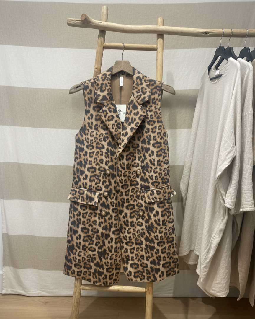 Veste sans manches imprimé léopard – vue suspendue – col tailleur