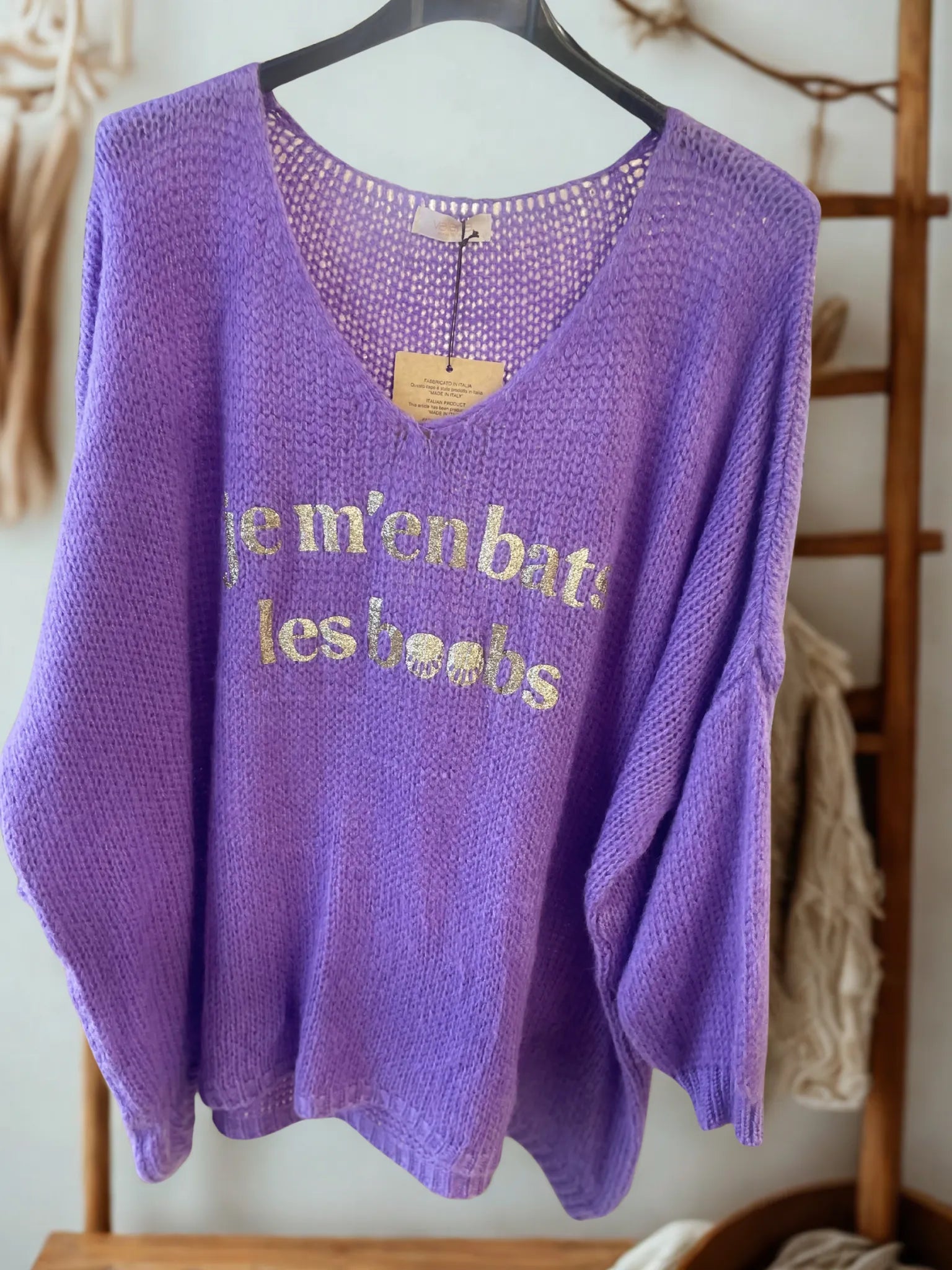 Pull “Je m’en bats les boobs” — L’humour version cocoon