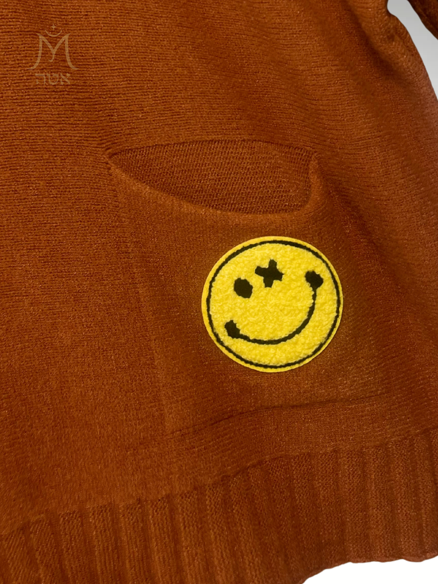 Pull Felicetta Camel – Smiley Brodé & Douceur Oversize