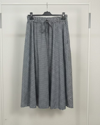 Jupe vichy bleu marine Mam's Ailes sur cintre vue d'ensemble coupe évasée romantique intemporelle