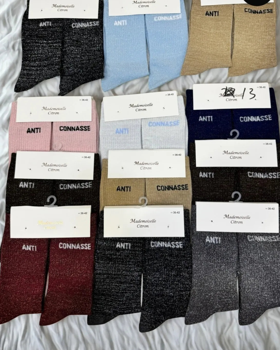chaussettes pailletées “ANTI CONNASSE” coloris variés – taille 36-42