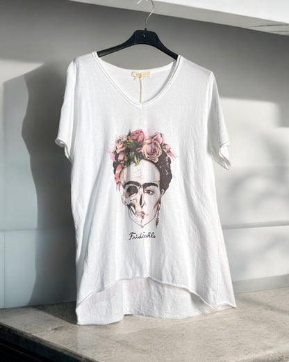 Tee-shirt blanc Frida Kahlo pour femme, 100% coton, coupe fluide et imprimé artistique, made in Italy