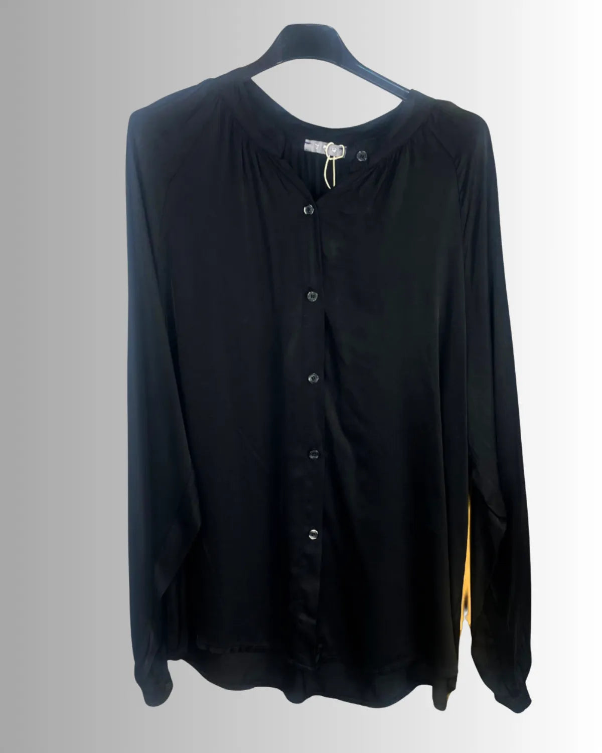 Chemise noire femme fluide en viscose et soie, manches longues, fabriquée en Italie