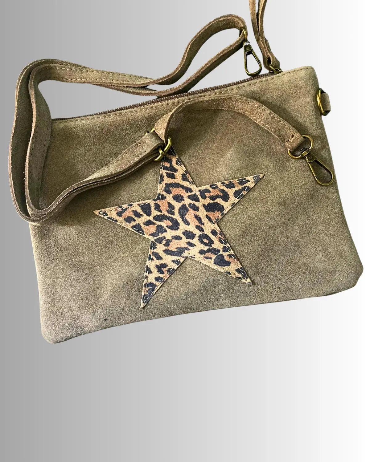Pochette cuir taupe avec étoile léopard centrale – sac bandoulière made in Italy 26x18,5 cm