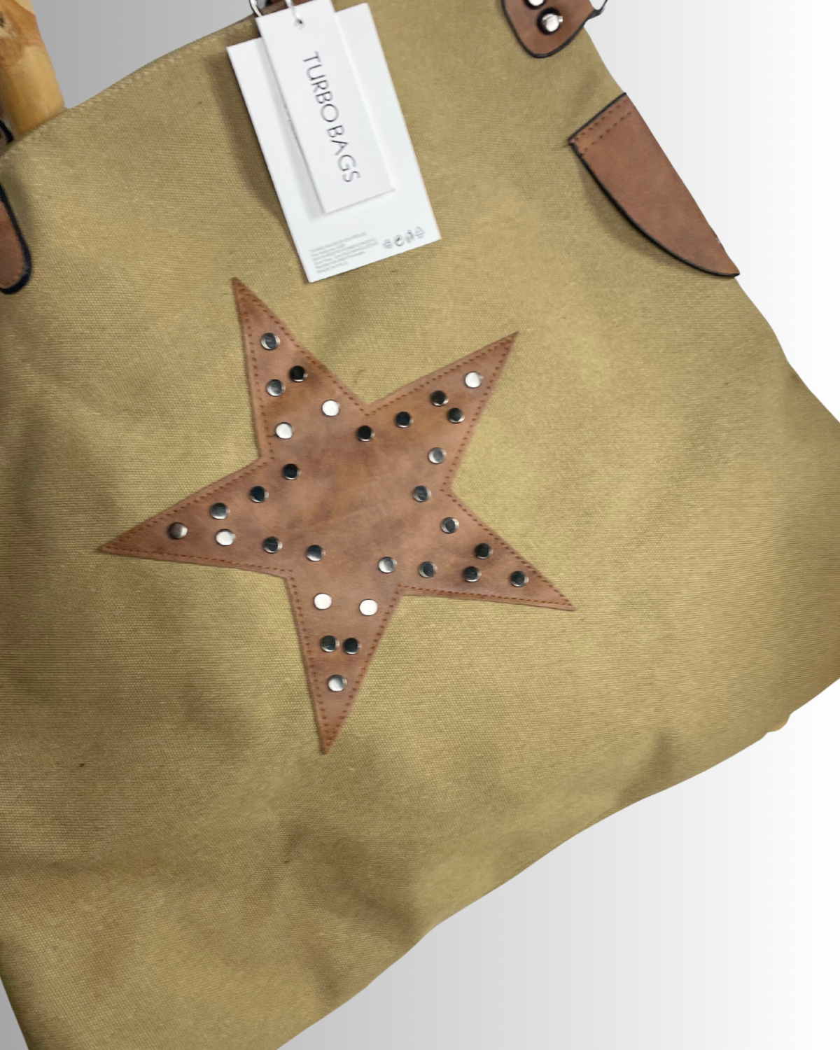 Grand sac camel femme Turbobags avec étoile cloutée, format oversize 53x45 cm