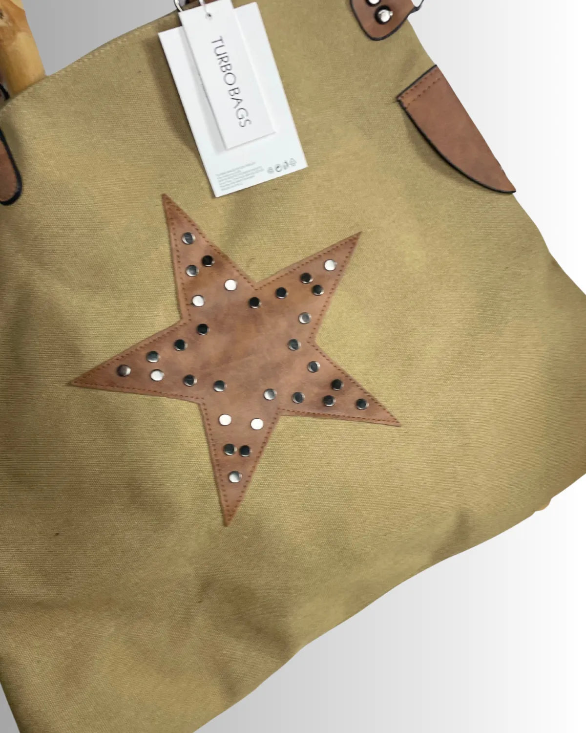 Grand sac camel femme Turbobags avec étoile cloutée, format oversize 53x45 cm