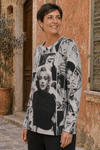 Pull Marilyn, de face, portrait et collage noir et blanc — vue 3/4 porté
