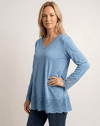 haut a dentelles de couleur bleu jean made in Italy