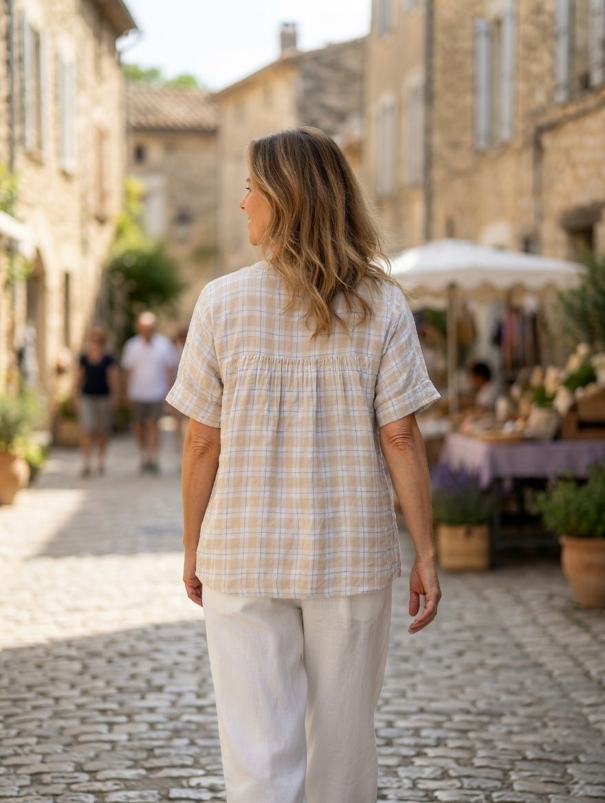 Blouse femme beige écru à carreaux en coton léger,, vue portée de dos