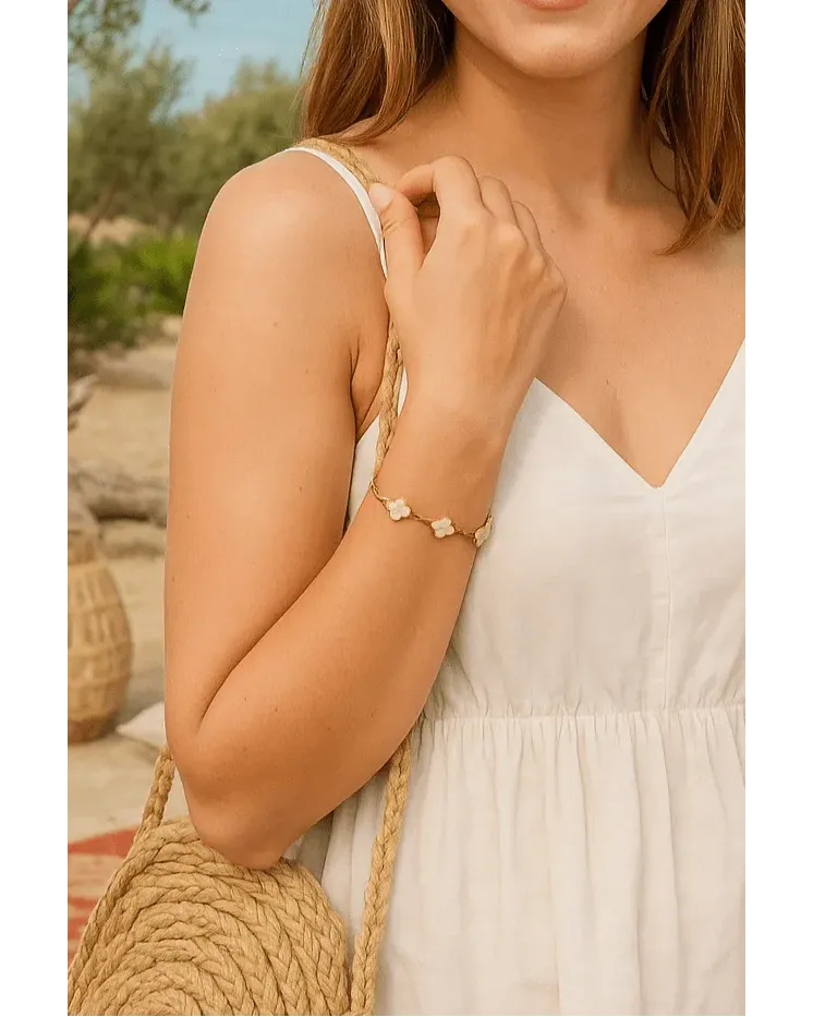 Bracelet Lucky Charm Clover: Porte-bonheur stylé! - Mam’s AilesBracelet Lucky Charm Clover: Porte-bonheur stylé!