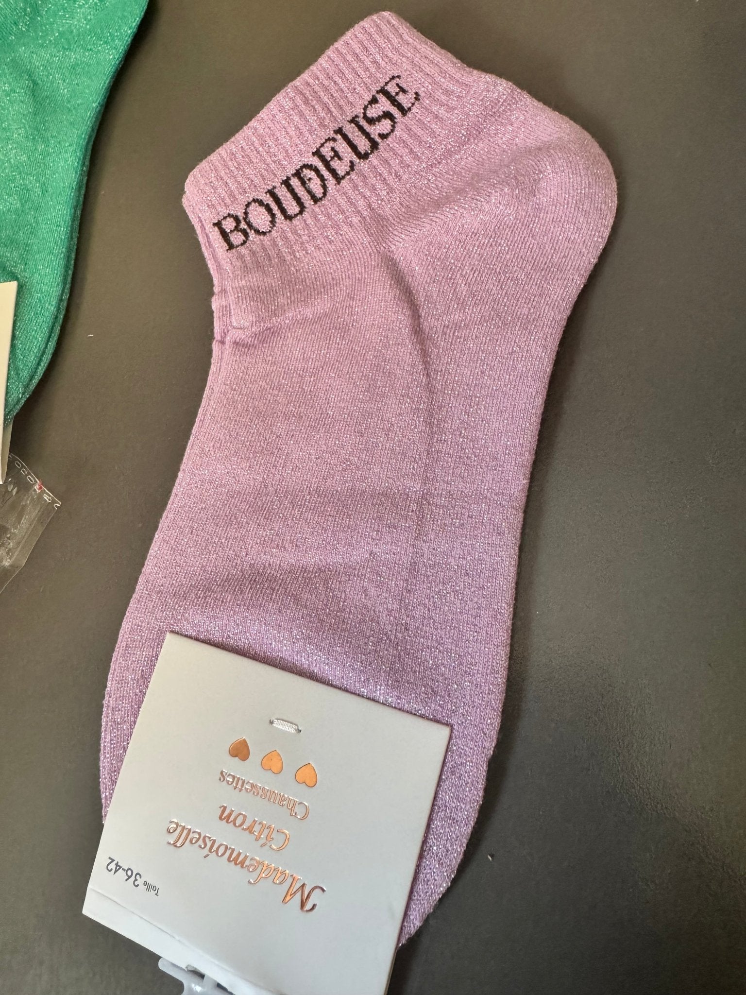 Chaussettes Boudeuse rose lilas, vue de face
