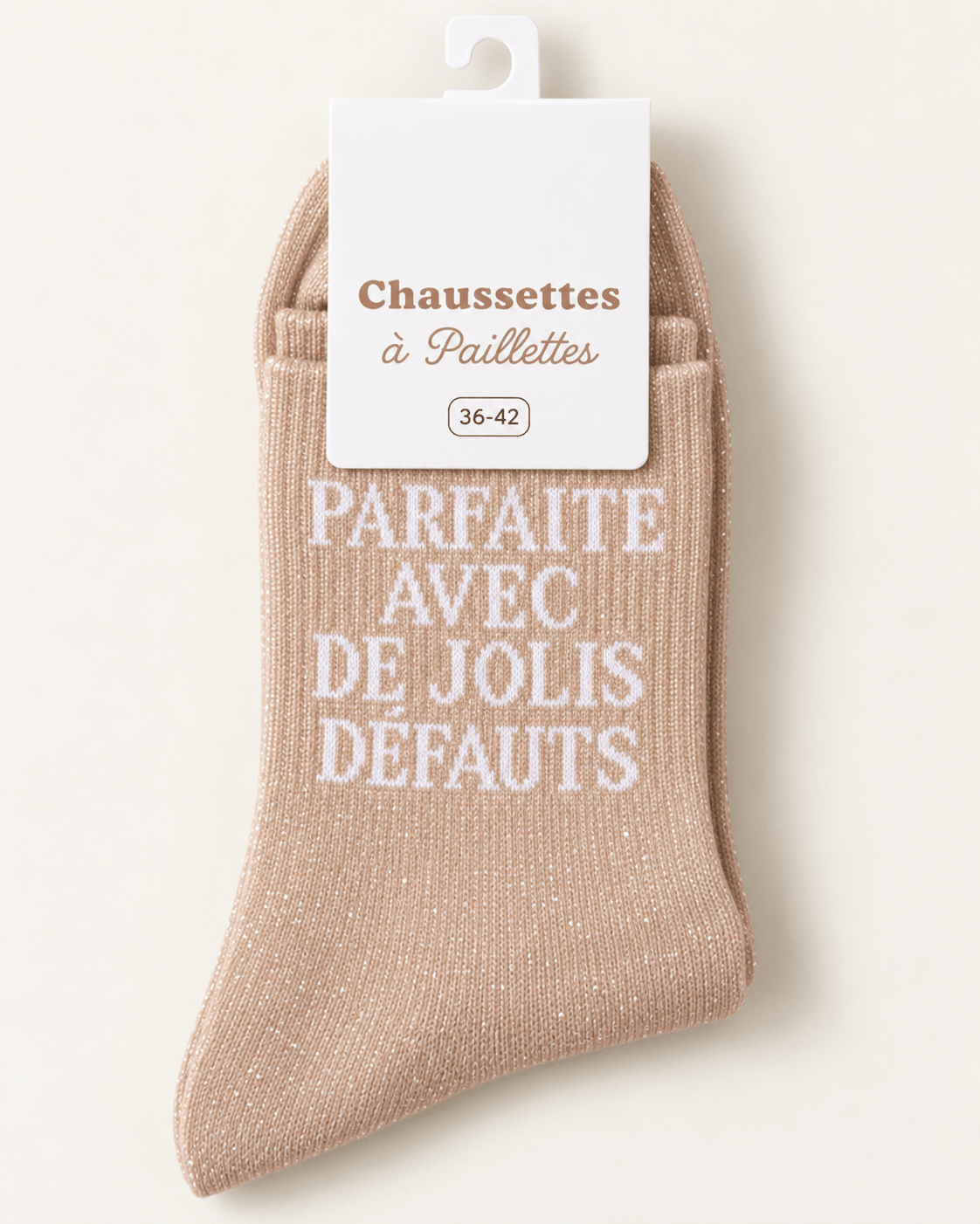 Chaussettes pailletées beiges Parfaite avec de jolis défauts, vue produit sur fond ivoire