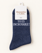Chaussettes pailletées Tu es incroyable bleu marine sur fond ivoire