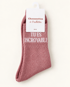 Chaussettes pailletées Tu es incroyable rose poudré sur fond ivoire