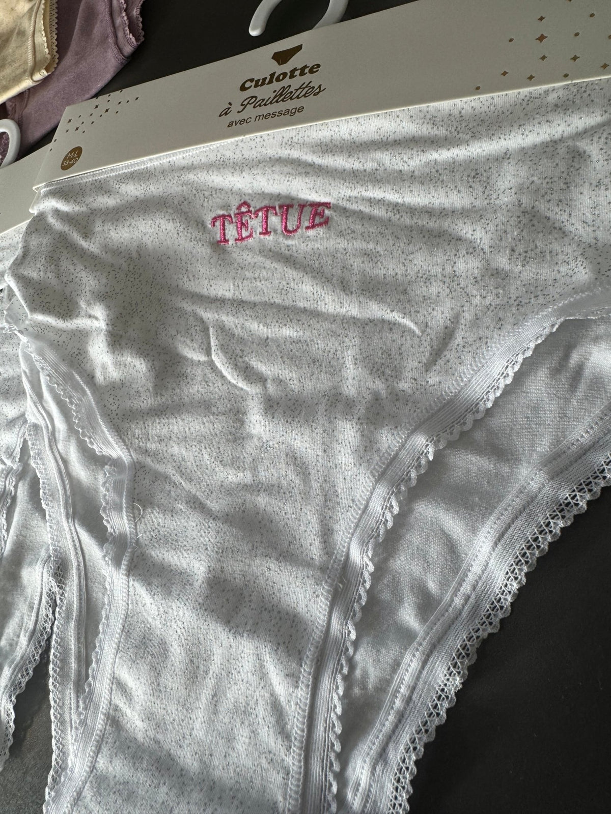 Culotte pailletée Têtue Blanc / Fuchsia - Lingerie à message