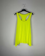 Détail matière coton du débardeur fluo femme léger et confortable