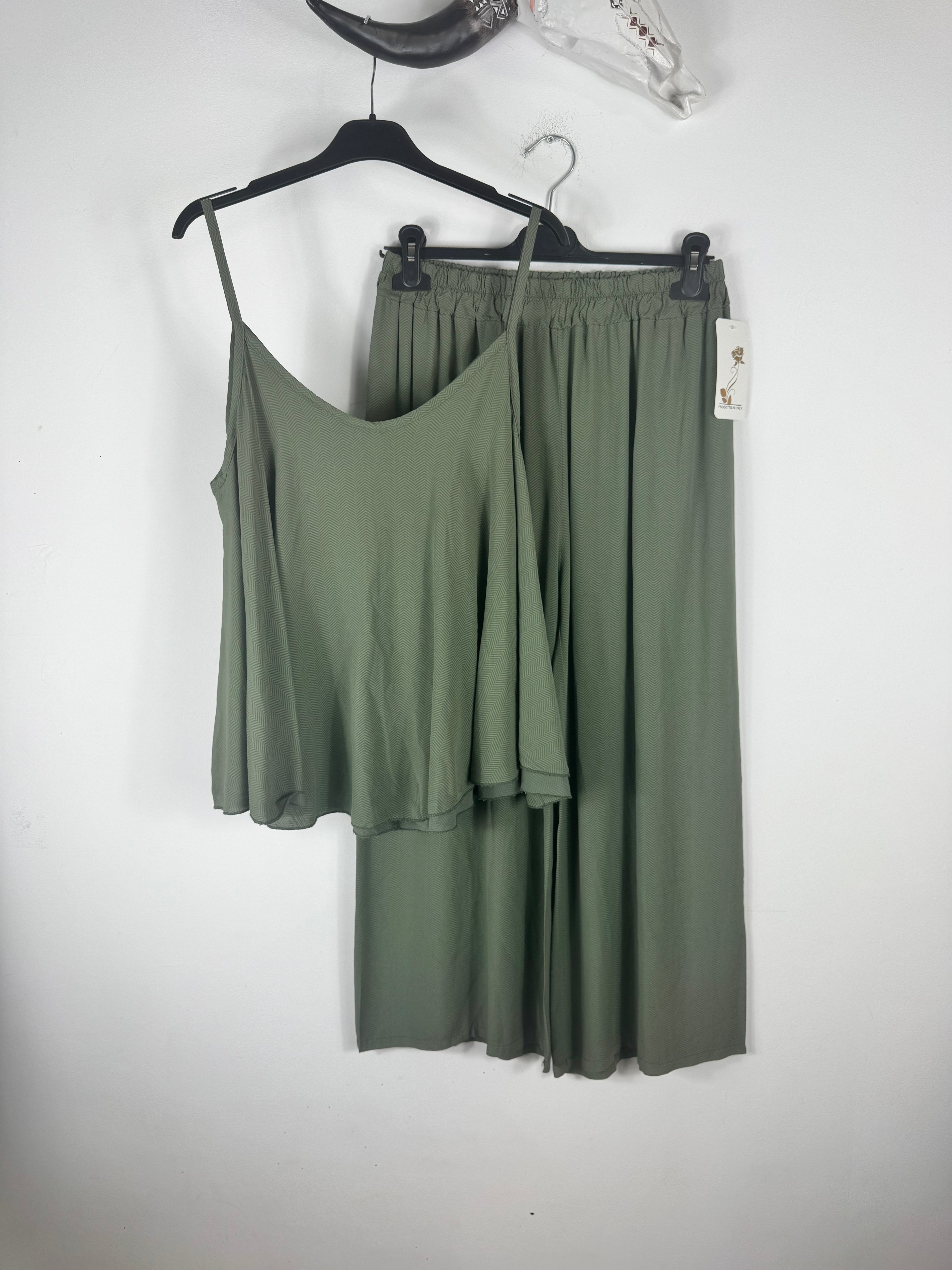 Ensemble femme Made in Italy avec débardeur trapèze et pantalon taille élastiquée