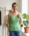 Débardeur vert pomme lurex porté femme coupe fluide col en V