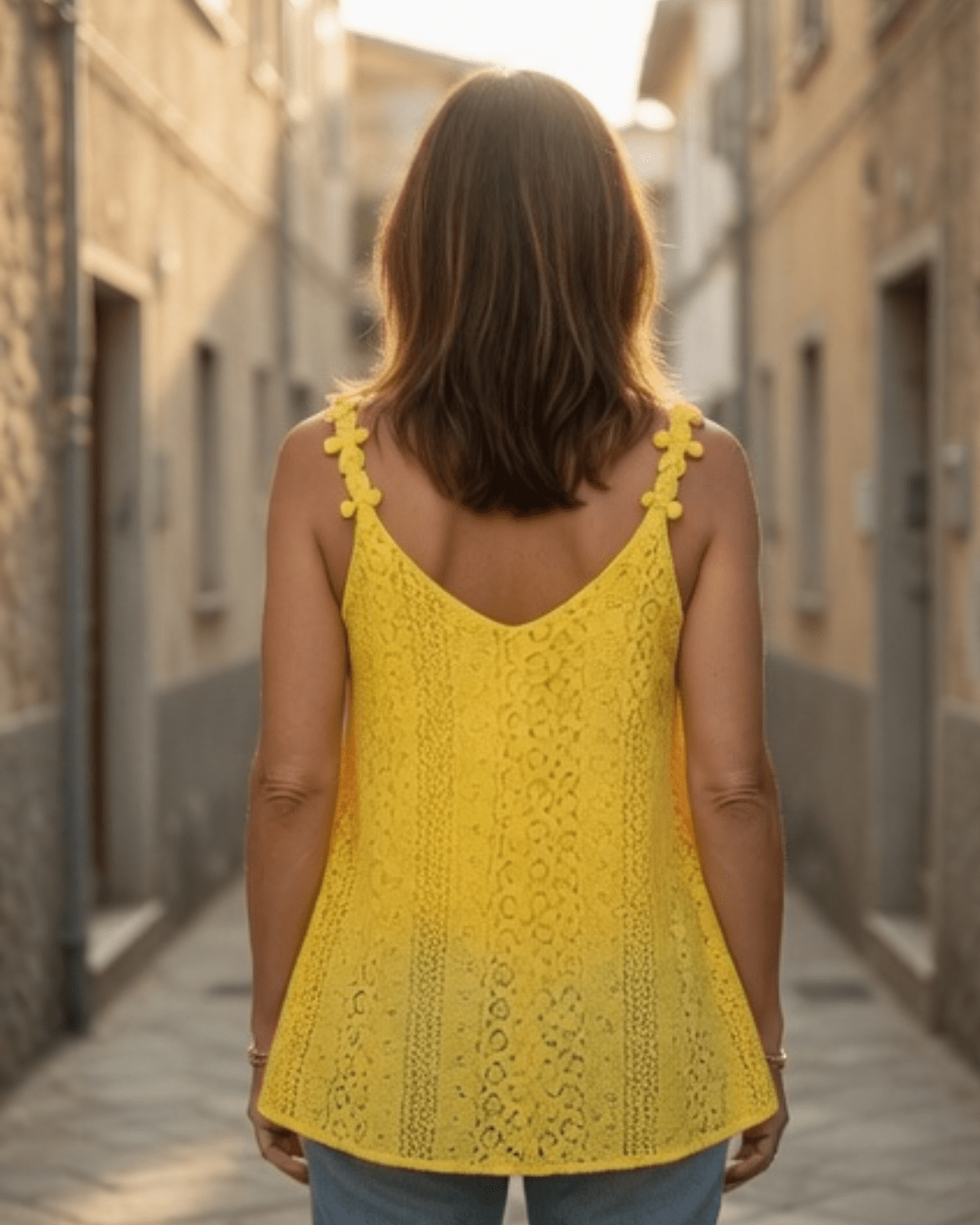 Dos du top femme en crochet doublé coupe évasée